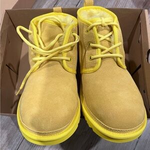 UGG Nuemel Yellow
